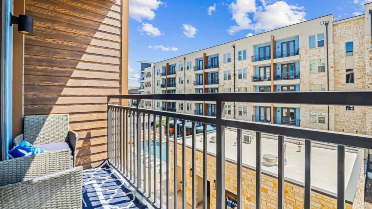 Cozy Retreat-Free Reserved Parking-Pool Addison Buitenkant foto